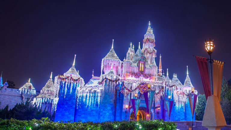 🎄 Disneyland at Christmas: